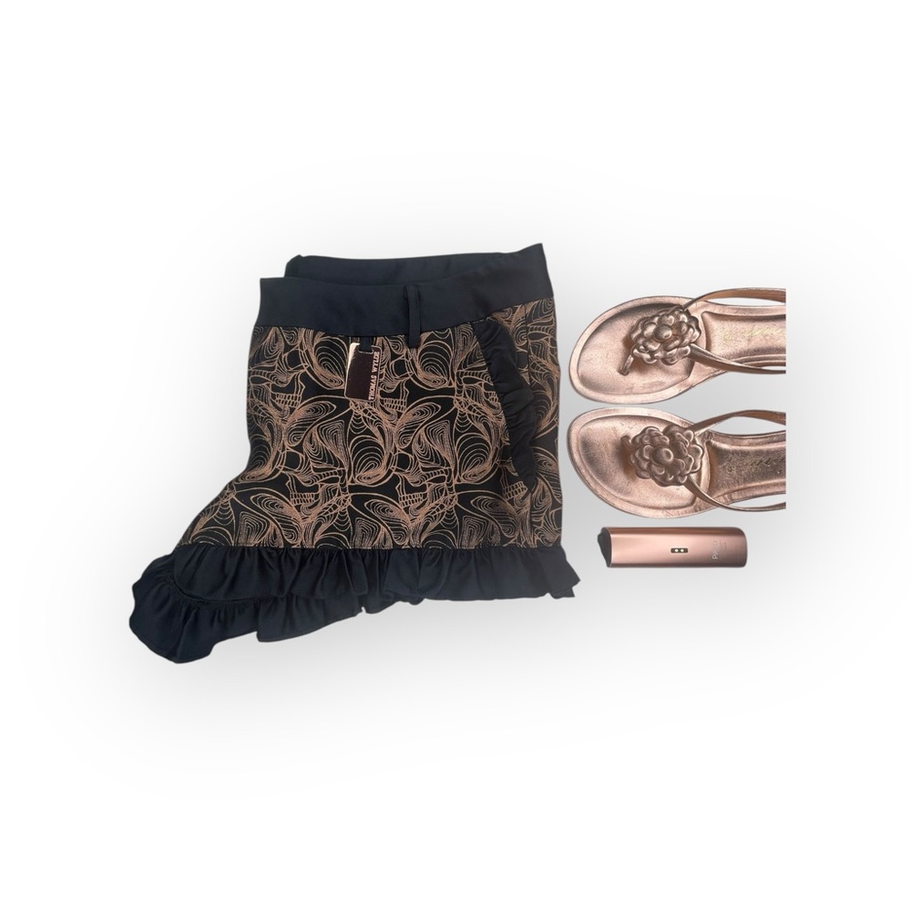 new Thomas Wylde ๐ฃ Luxe Naughty Ruffled Shorts ๐ฃ Black + Rose Gold Print ๐ฃ 4 ๐ฃ - Picture 2 of 16